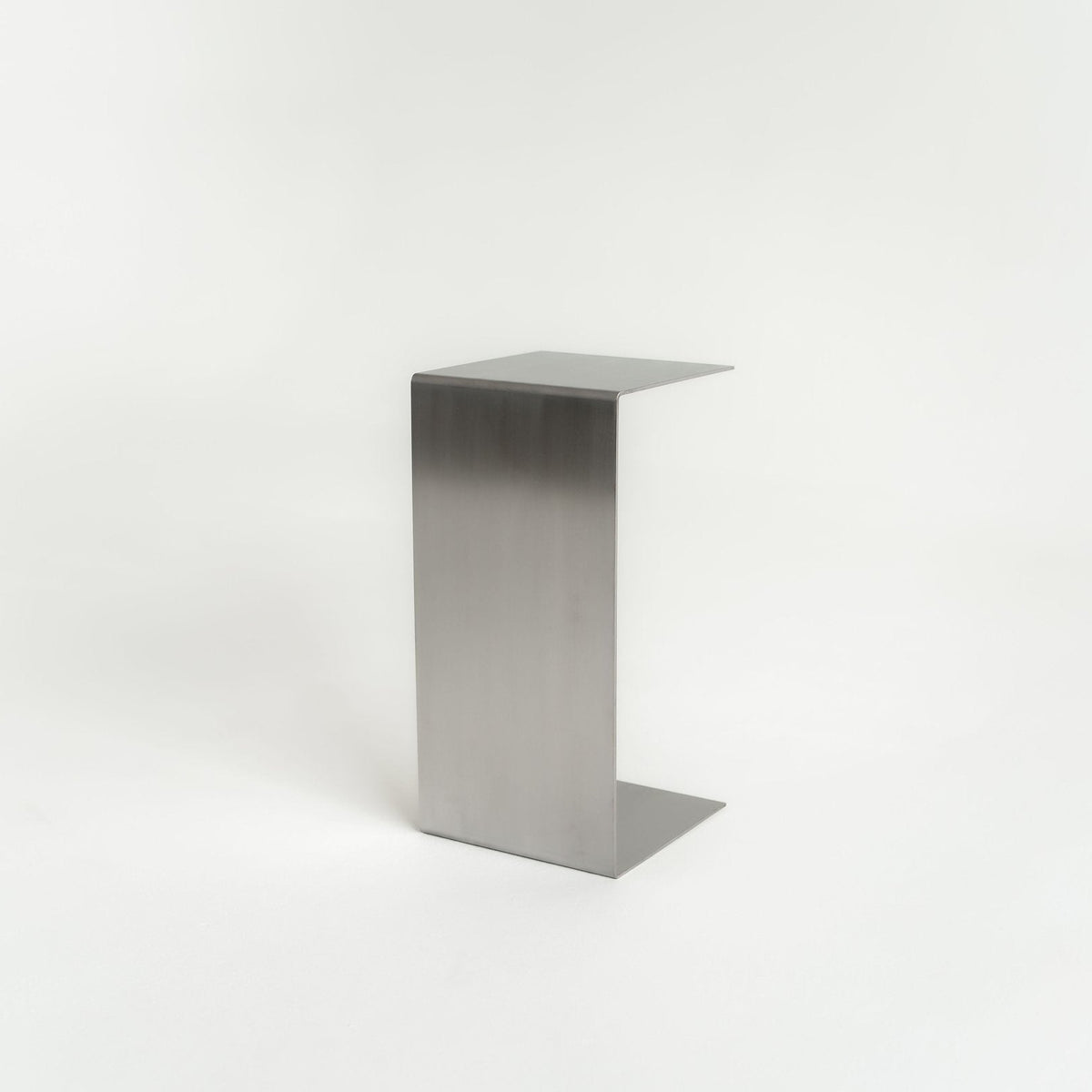Pedestal OSLO in brushed stainless steel by Acier Studio